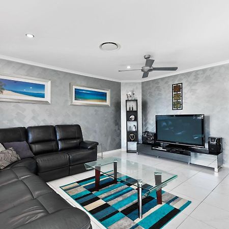 White Crest Apartments Hervey Bay Exteriör bild