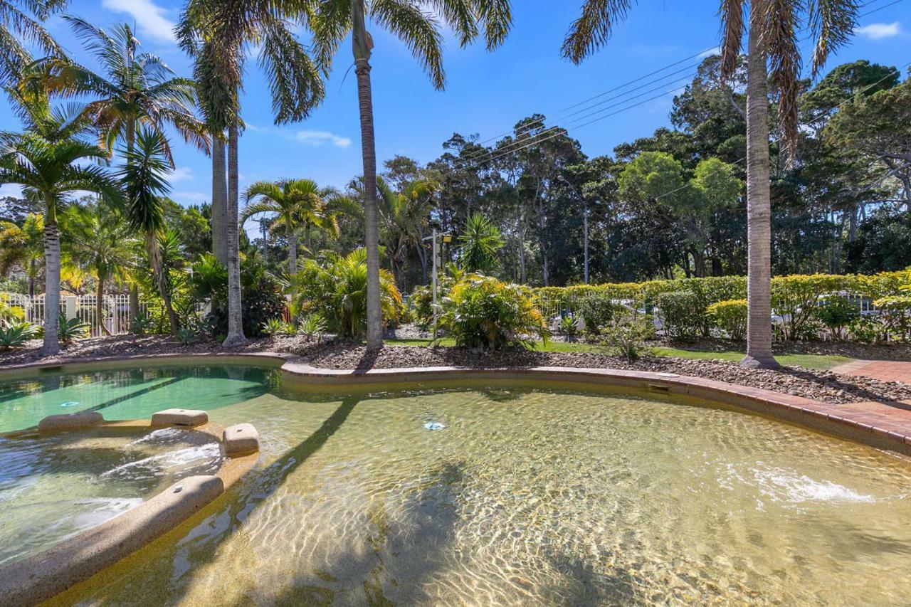White Crest Apartments Hervey Bay Exteriör bild