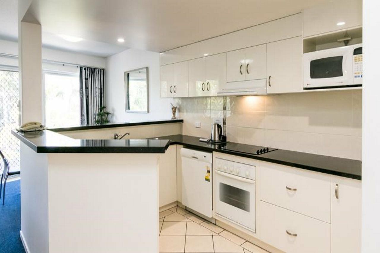 White Crest Apartments Hervey Bay Exteriör bild