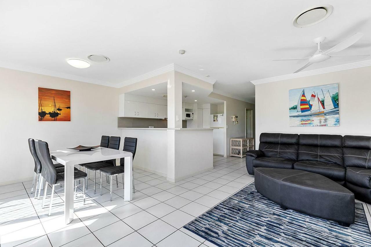 White Crest Apartments Hervey Bay Exteriör bild