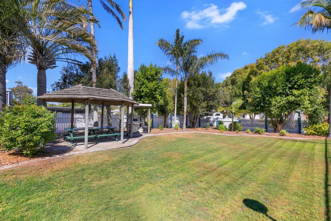 White Crest Apartments Hervey Bay Exteriör bild
